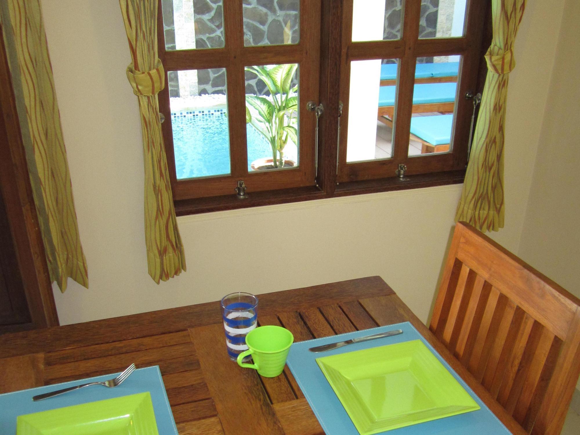 Lovina Oasis Hotel Buitenkant foto