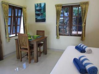 Lovina Oasis Hotel Buitenkant foto