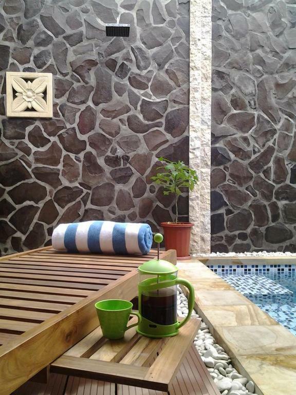 Lovina Oasis Hotel Buitenkant foto